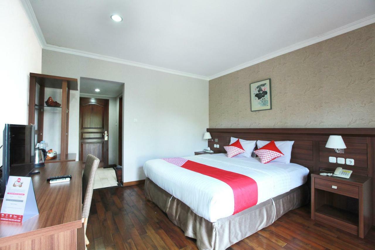 Oyo 510 Wisma Joglo Hotel Bandung Extérieur photo